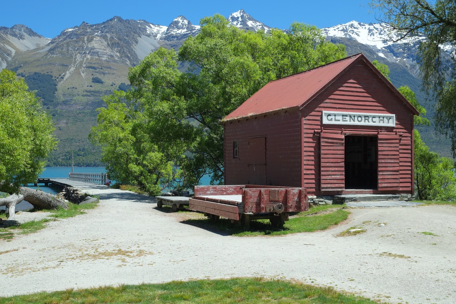 Historic red wharf shed at Glenorchy
